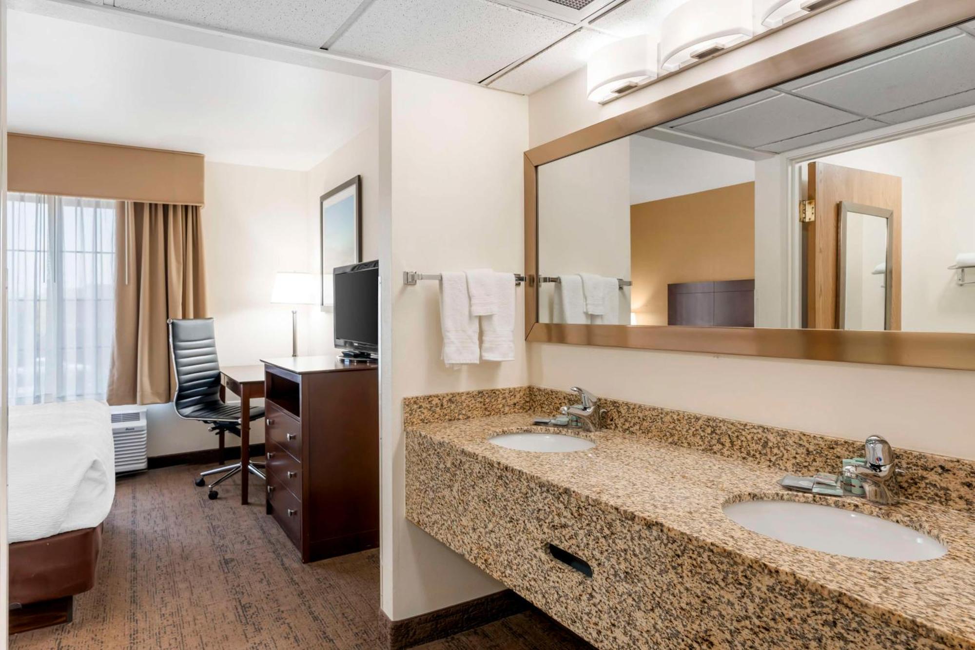 Best Western Yellowstone Crossing Laurel Exterior photo